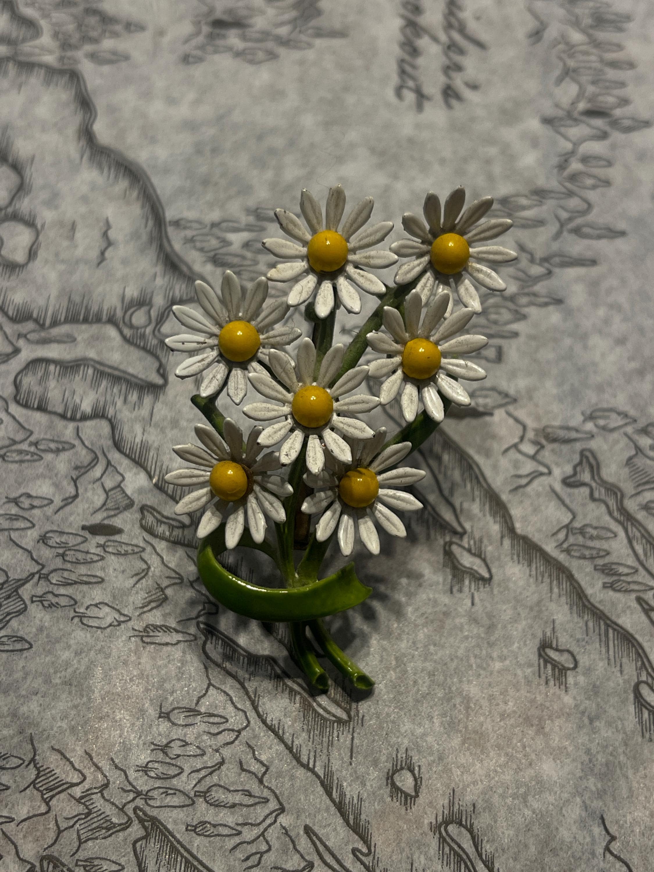 Daisy Brooch - Etsy