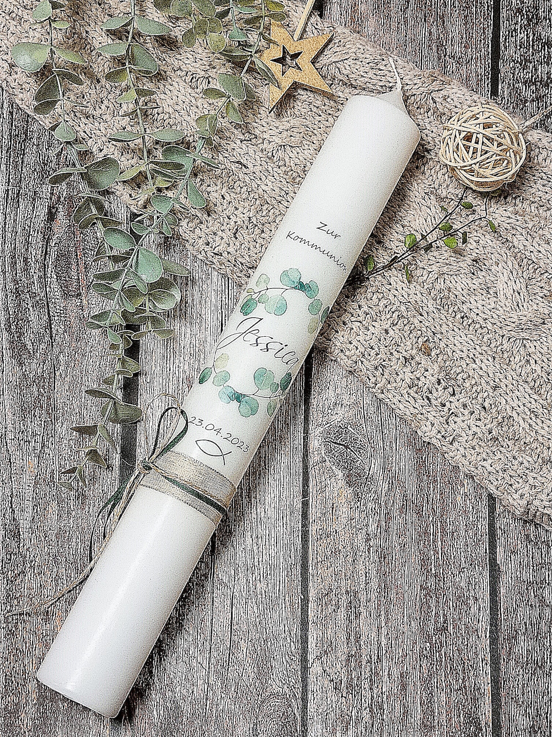 Vela De Bautizo Y Comunión Con Pegatinas - Kit Personalizable Para Niños Y Niñas (Eucalipto)