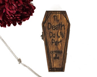 coffin ring case