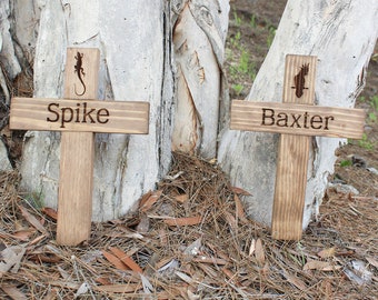 Memorial Cross with Pet Name | Personalized Wood Burial Grave Marker for Dogs, Cats, Reptiles