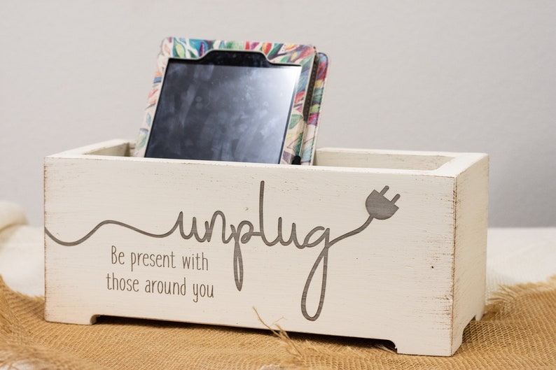 Unplug Box Electronics Holder Personalized Family Cell Phone Box Premium Finish Bild 7