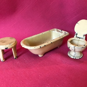 Kilgore Miniature Doll House Bathroom Set Includes, Bath Tub, Toilet and Stool