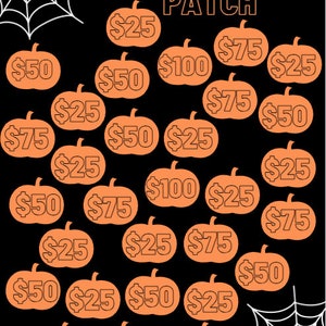 Puede incluir: Un fondo negro con una telaraña blanca en la esquina superior izquierda y una telaraña blanca en la esquina inferior derecha.  El fondo está lleno de contornos de calabazas naranjas con cantidades en dólares dentro.  El texto "$1500 SAVINGS PATCH" está en la parte superior de la imagen.
