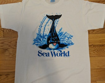 Download Seaworld shirt | Etsy