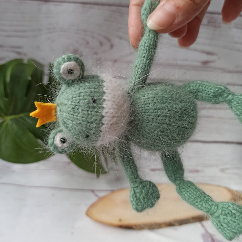 Knitted Frog Toy for Photography Props, Toys for Photosession, Stuffed ...