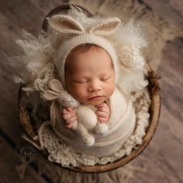 Neugeborenen-Foto-Requisiten-Set, gestrickter kleiner Hase, Oster-Requisiten-Set, Amigurumi-Kaninchenspielzeug, weiche Baby-Hasenmütze, cremefarbener Stoffhase