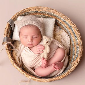 Alpaca Yarn Crochet Hat with Cat Ears - Perfect for Baby Photo Shoots, Soft and Warm Materials, Cat Lover or Newborn Prop Collection