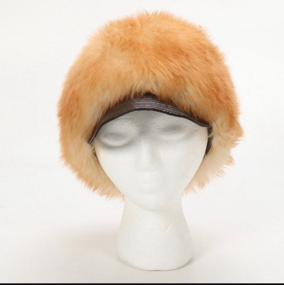 Vintage Italian shearling hat - image 1