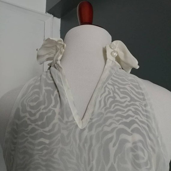 Romantic high collar sleeveless dress - image 3
