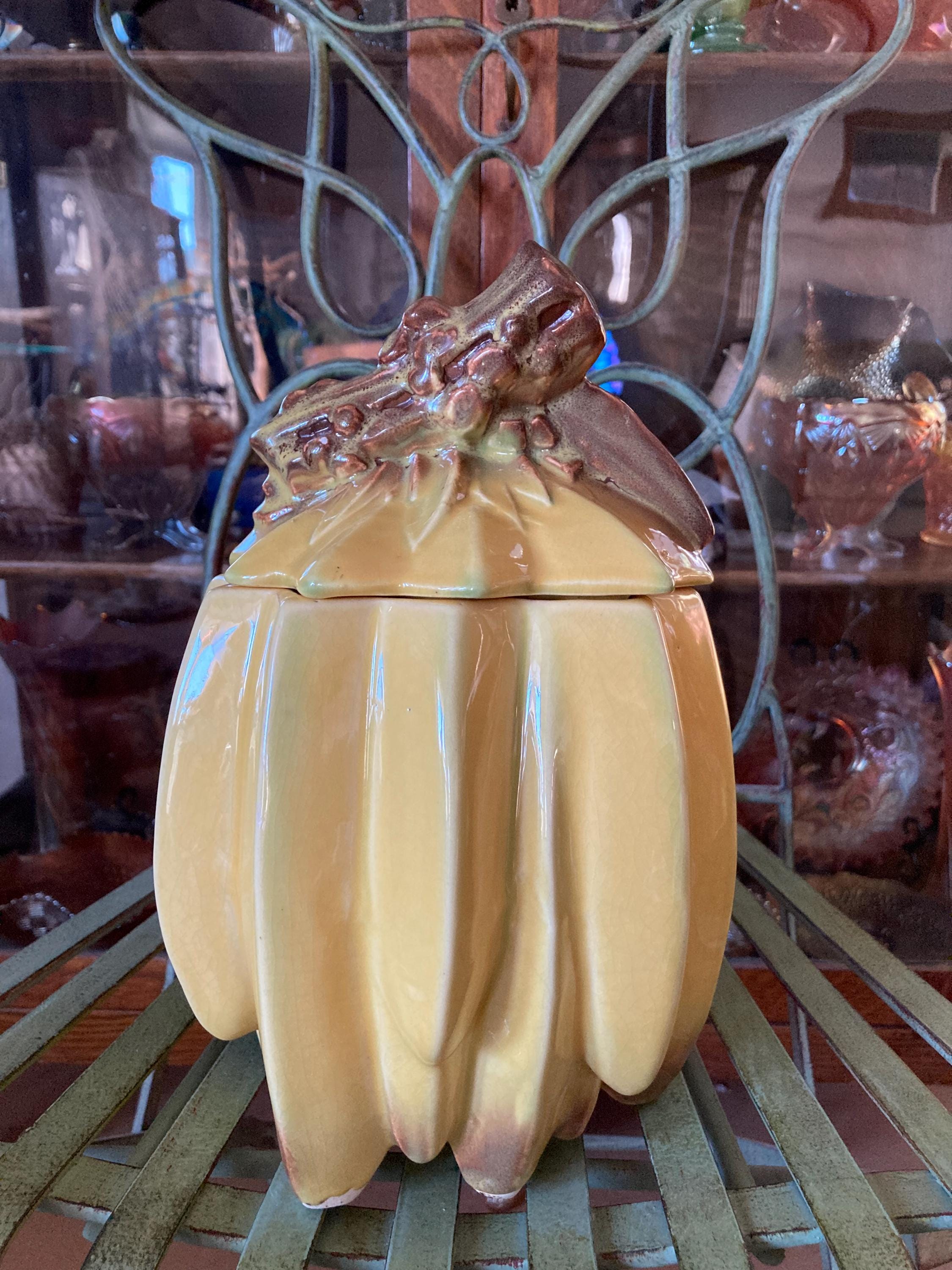 Mccoy Pottery Bunch of Bananas Cookie Jar. Produced in Roseville