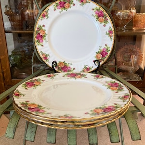 Royal Albert Old Country Roses Dinner Plates. Set of 4. 10.25