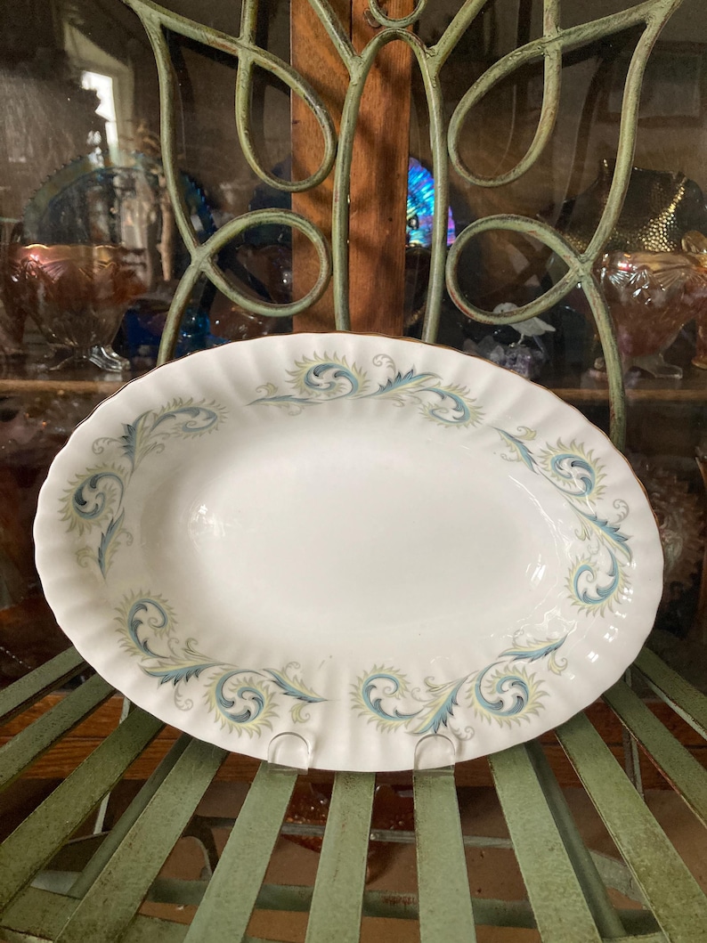 The Royal Standard Garland Serving Bowl - Thumbnail 5