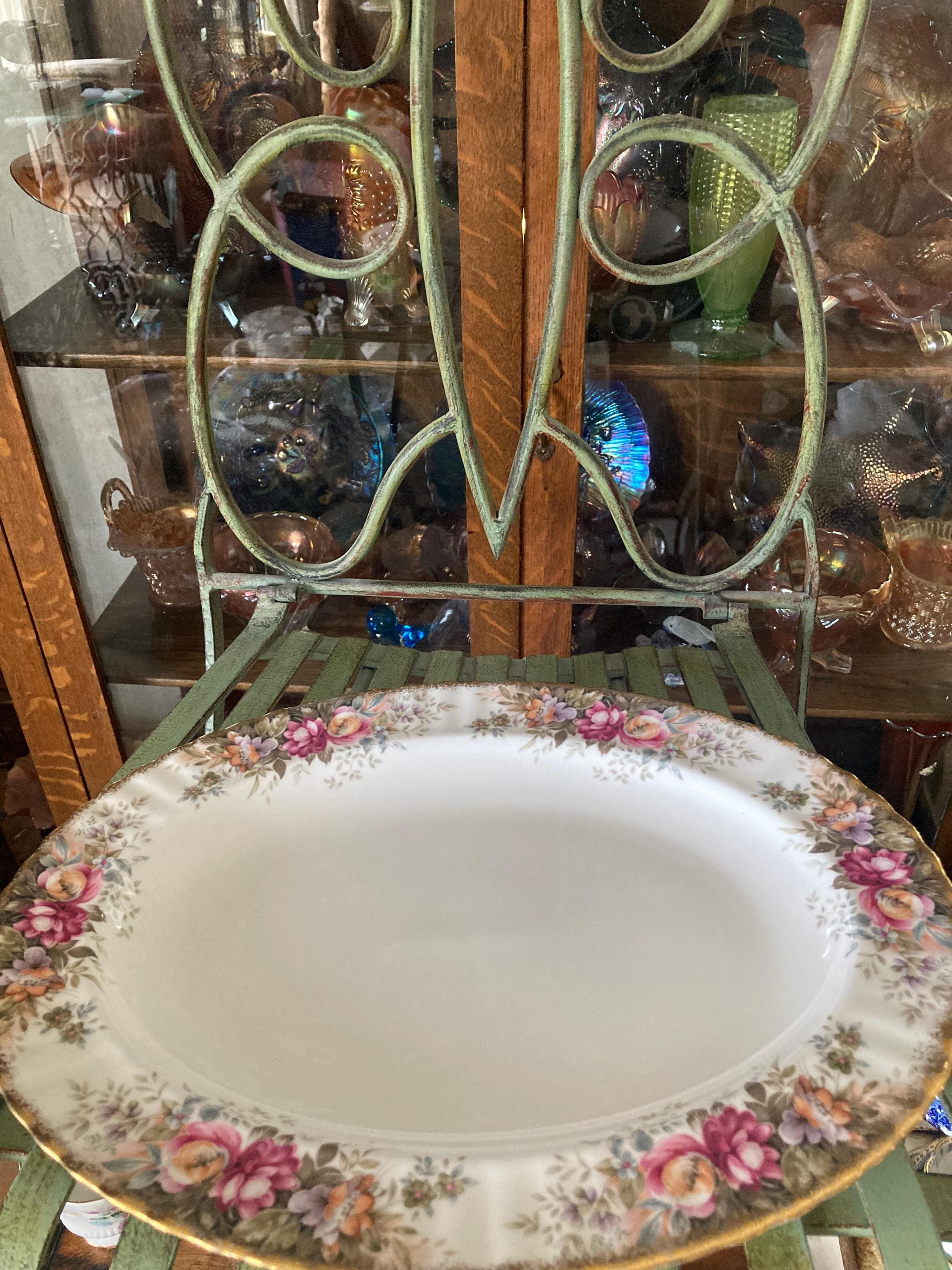 ロイヤルアルバート オータムローズ Autumn Rosesプレート Royal Albert Autumn Roses Serving Platter. 13.75 Inches Wide