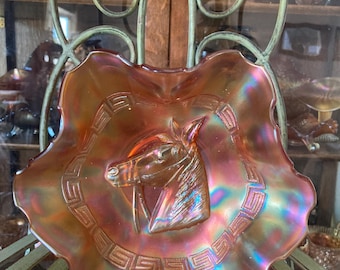 Bol en verre pour poney Carnival. Ébouriffé. Souci. Produit par Diamond (Dugan) de 1914 à 1917. 8,5 pouces de diamètre