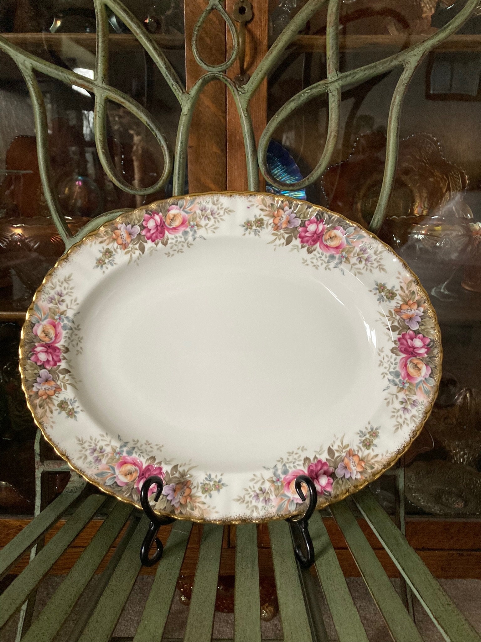 ロイヤルアルバート オータムローズ Autumn Rosesプレート Royal Albert Autumn Roses Serving Platter. 13.75 Inches Wide