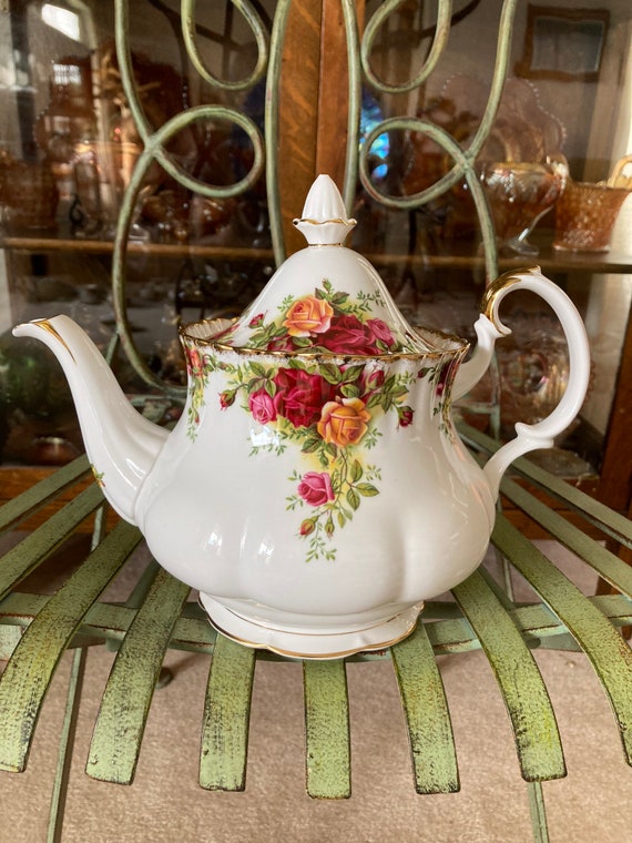 Royal Albert Old Country Roses Large Teapot