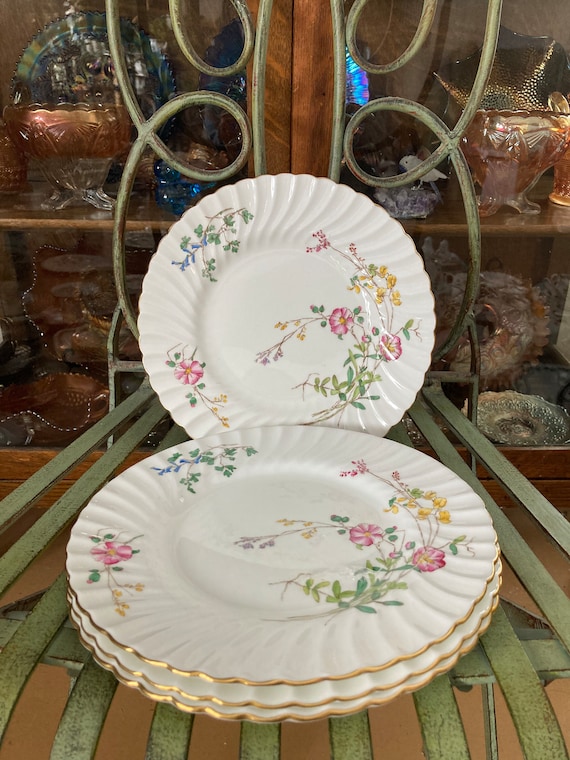 MINTON 花柄 食器セット 4枚　ポーチ2点 Minton Dainty Sprays Luncheon Plates. Set of 4. 9 Inches Diameter