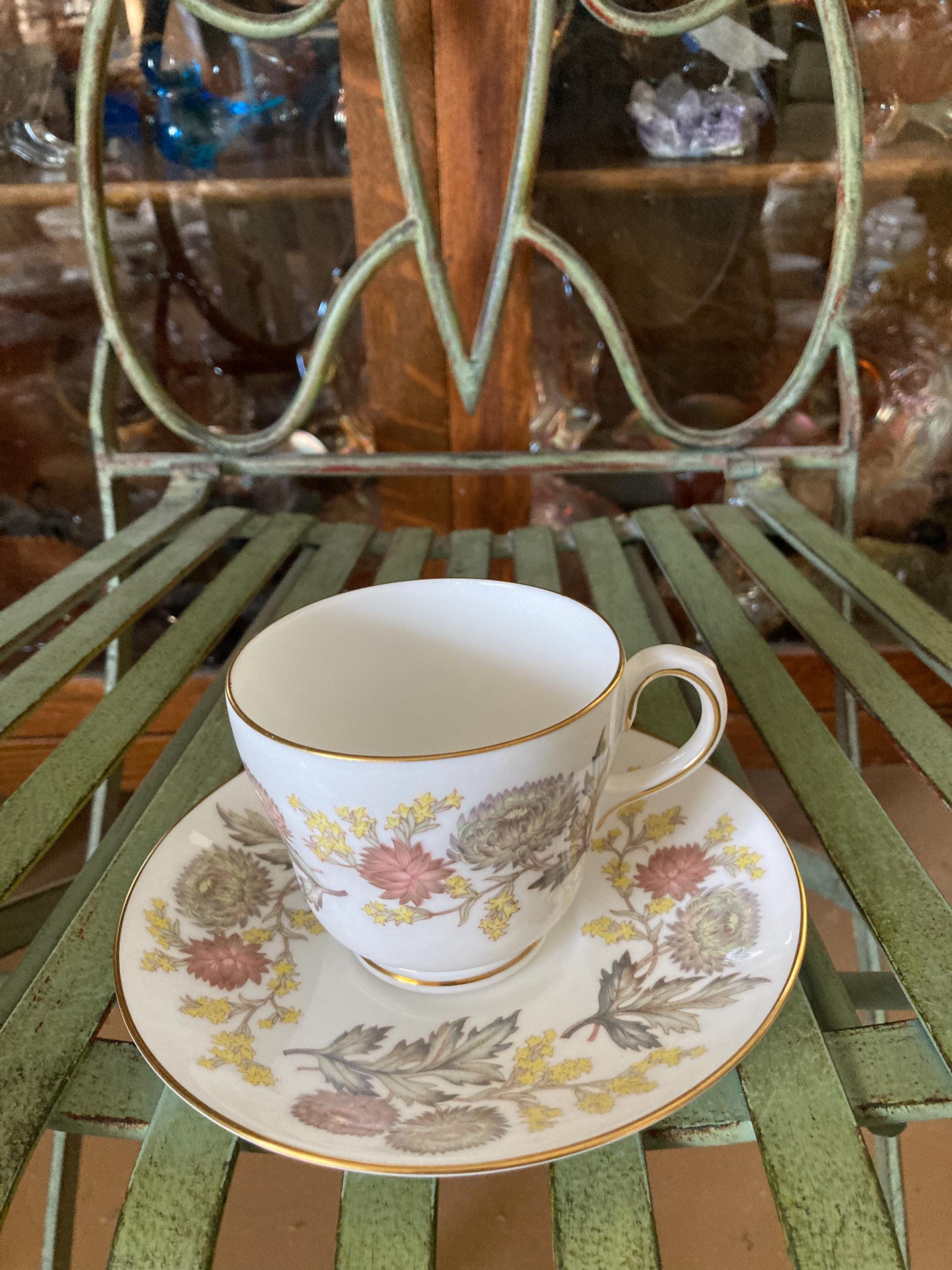 Wedgwood Lichfield Teacups and Saucers. Set of 4. Saucers 5.75