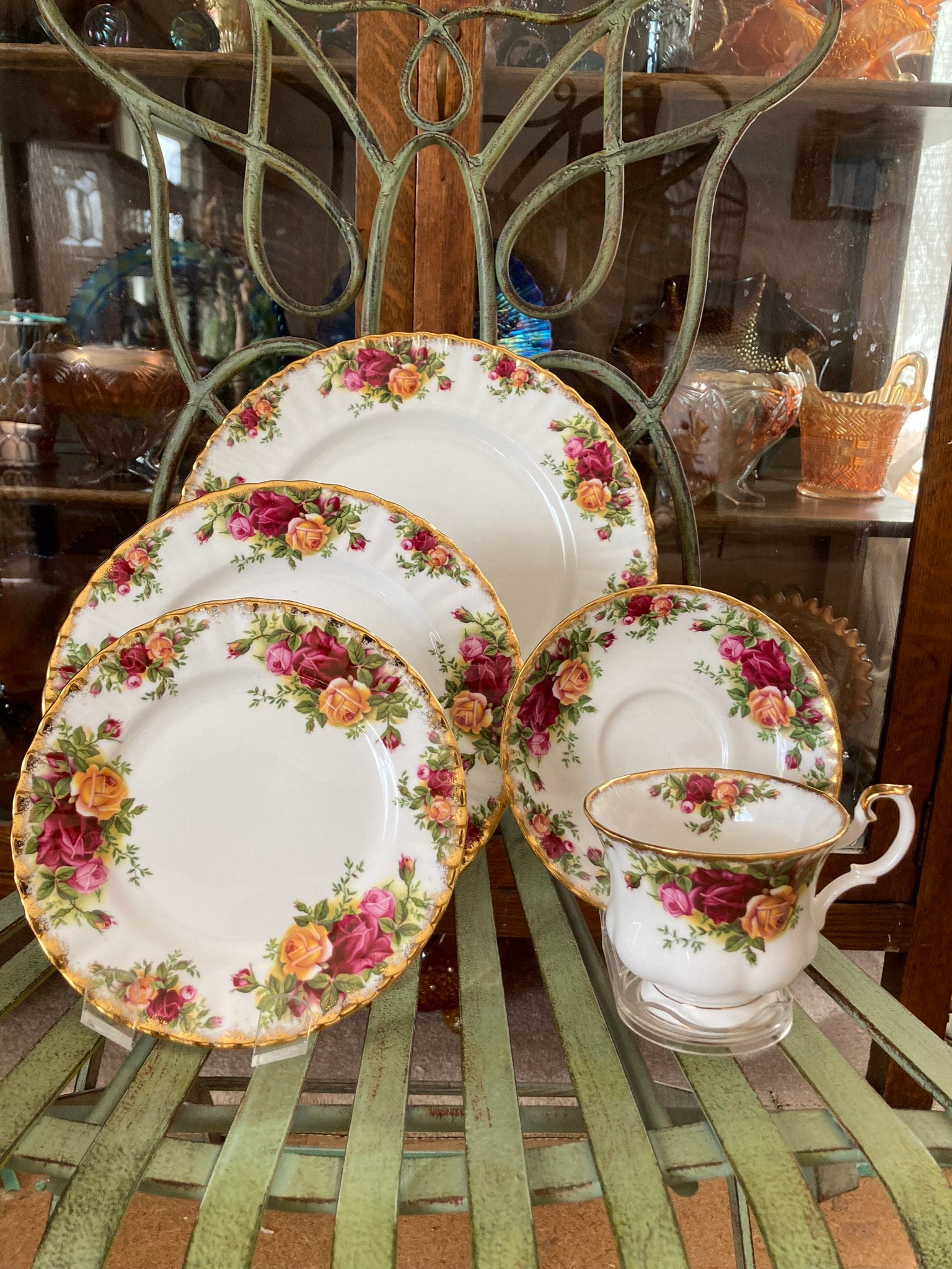 Royal Albert Old Country Roses 5 Piece Place Setting. Produced in