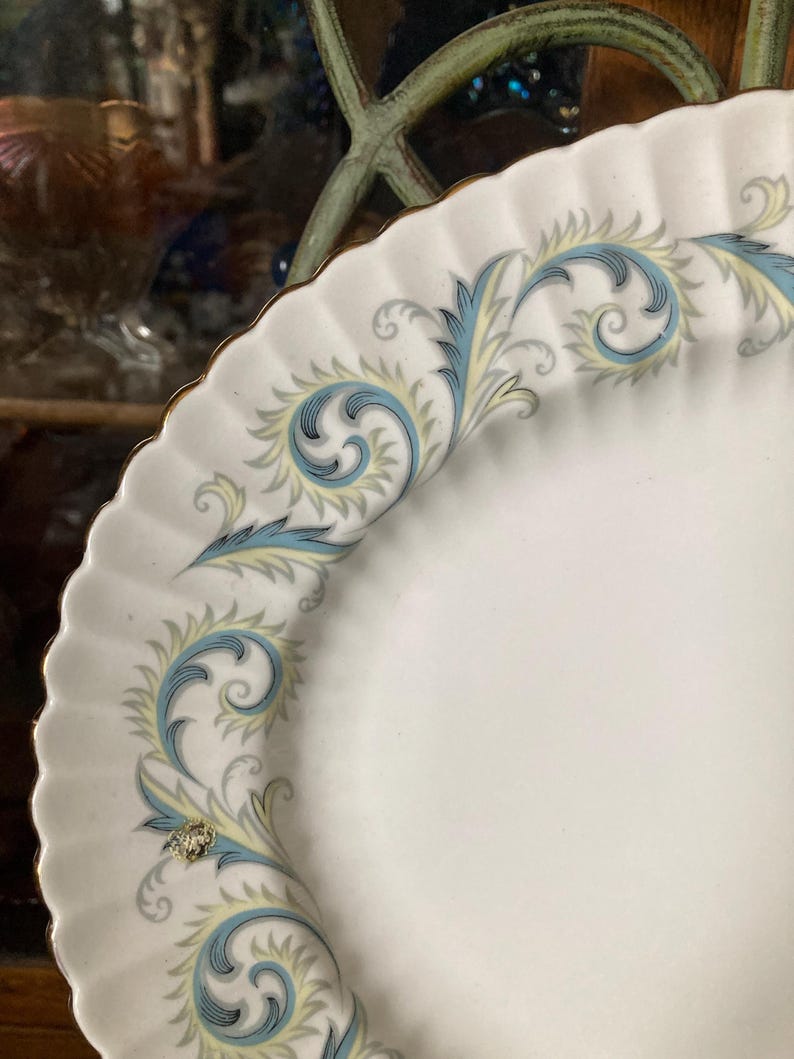 The Royal Standard Garland Serving Bowl - Thumbnail 4
