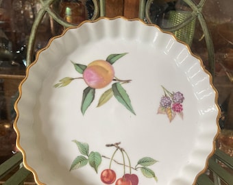 Royal Worcester Evesham Gold  Quiche Dish. 7.75 inches diameter. Produced in England 1961 to 2015.