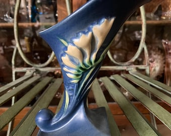 Roseville Pottery Cornucopia Vase. Blue, 6.5 inches tall. 197-6. Produced in Ohio 1940’s.