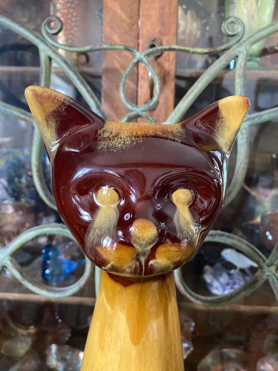 Blue Mountain Pottery Cat. Harvest Gold. Produced in Collingwood