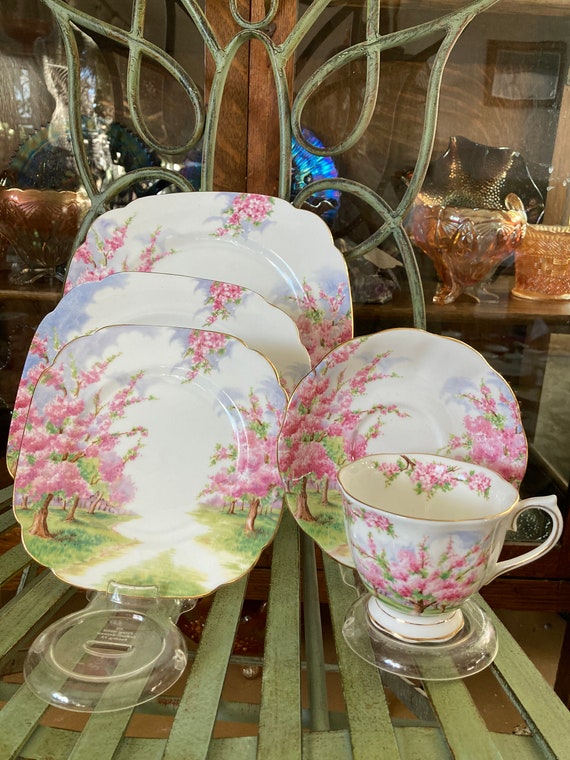 Royal Albert Blossom Time 5 Piece Place Setting. Produced in