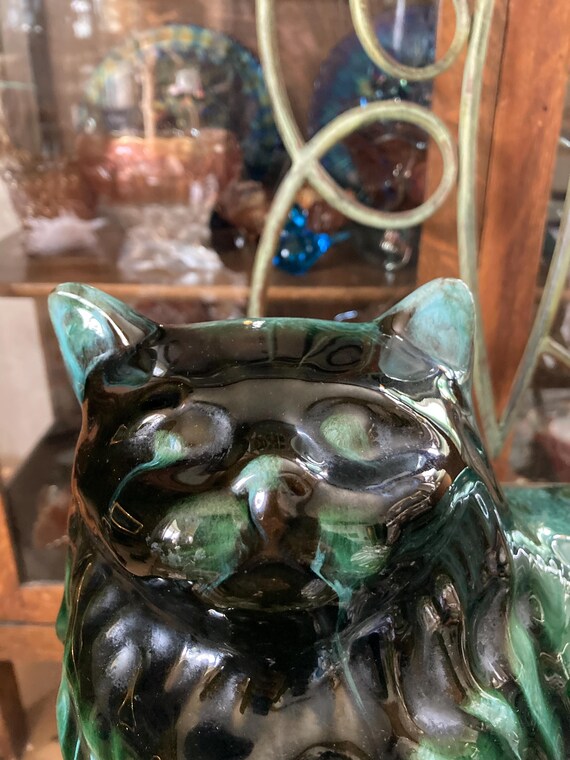 Vintage Blue Mountain Pottery Large Cat. 15 Inches Wide. Produced