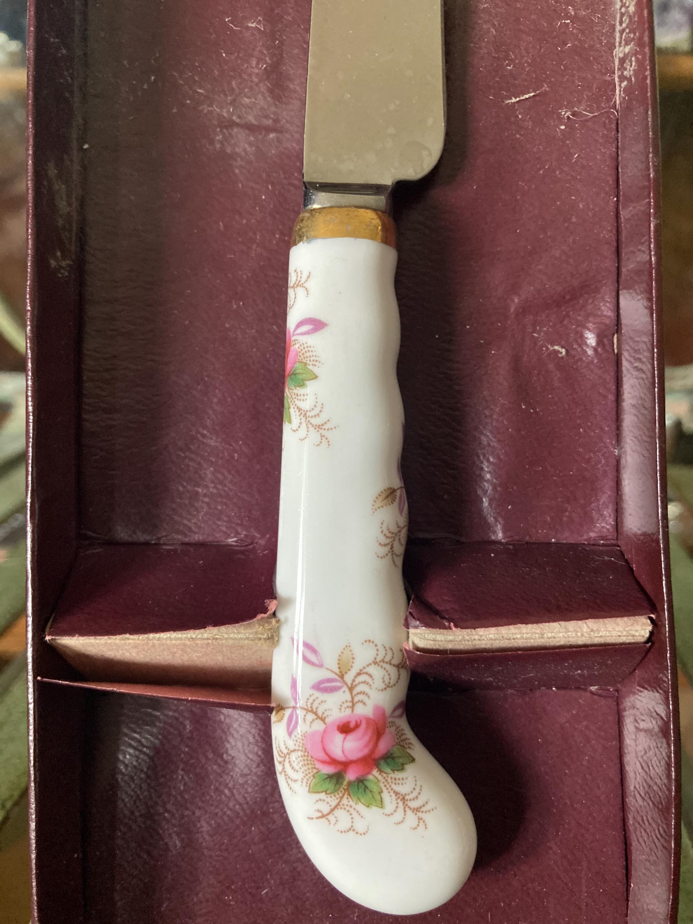 Royal Albert Lavender Rose Cheese Knife. 7.75 Inches Long