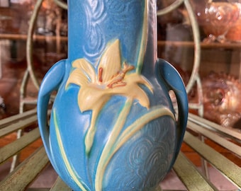 Roseville Pottery Zephyr Lily Blue Vase. Handled. 130-6. Produced in Ohio 1946.