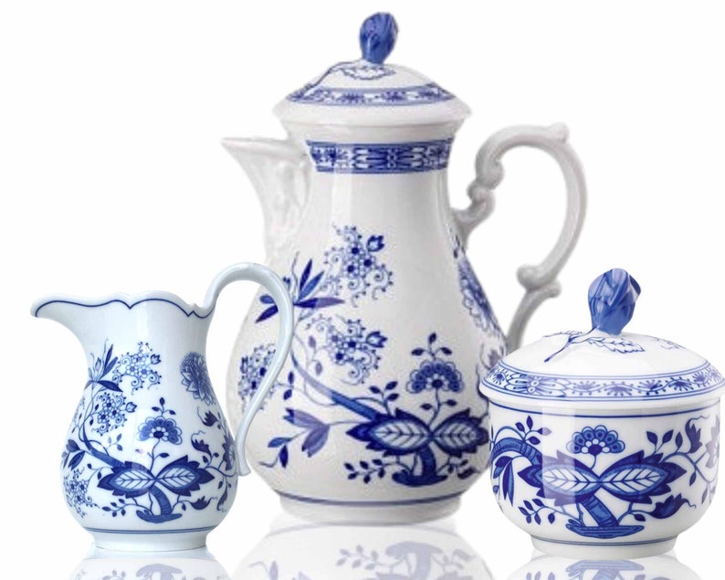 Blue Onion Coffee Set Coffee Pot, Creamer & Milk Set and Cake Plate 5Pcs Hutschenreuther Rosenthal image 2