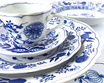 Blue Onion Dinnerware Set | Porcelain Plates | for 6 Persons
