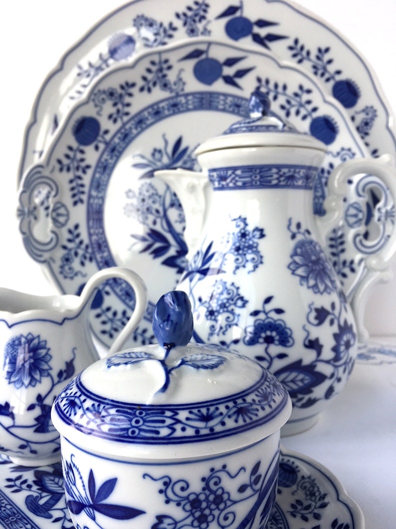 Blue Onion Coffee Set Coffee Pot, Creamer & Milk Set and Cake Plate 5Pcs Hutschenreuther Rosenthal image 1