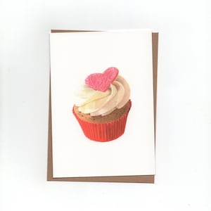 Cupcake "Love", Valentijnscupcake, gevouwen kaart met envelop, print van kleurpotloodtekening