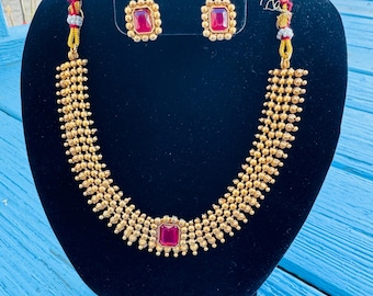 Collar de cuentas chapado en oro del sur de Asia