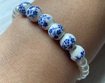 BLUE FLORAL | beaded bracelet, beaded jewelry, pearl bracelet, pearls, floral bracelet, floral jewelry, floral beads, blue floral beads