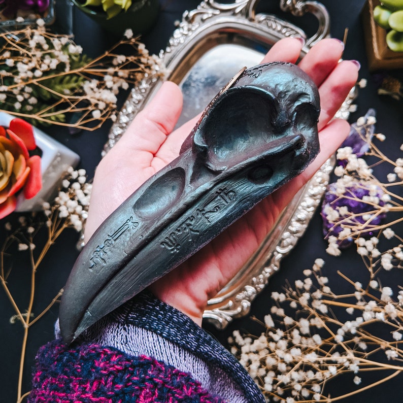 Luna SHINY GREEN RAVEN Home. Decoration. Art. Gift. Crow. Resin. Goth. Witch. Moon. Skull. Moonphase. CrescentMoon. Magic. Dark. image 5