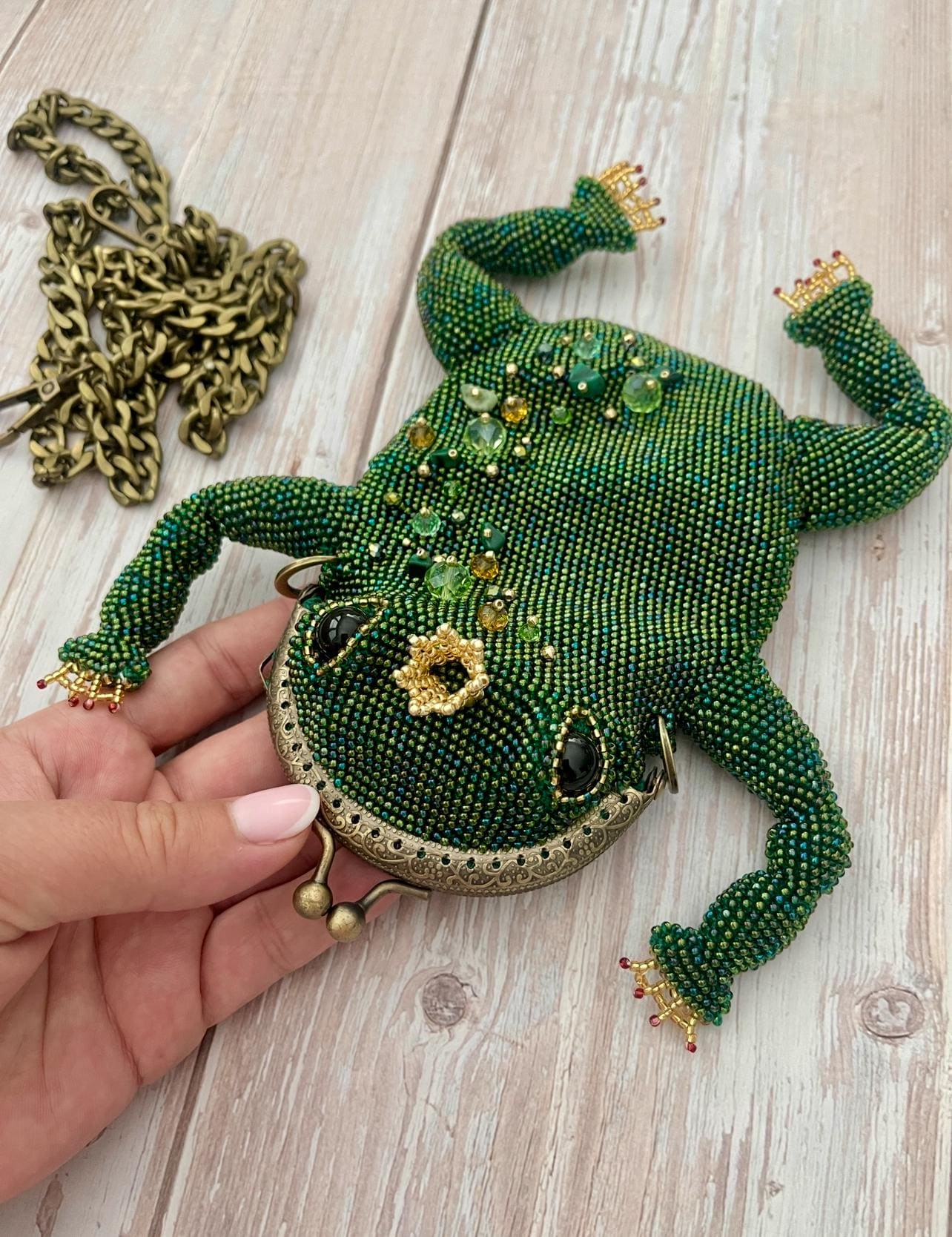 NEW Beaded Crochet Frog Crossbody Purse Bag GREEN - Animal Lover