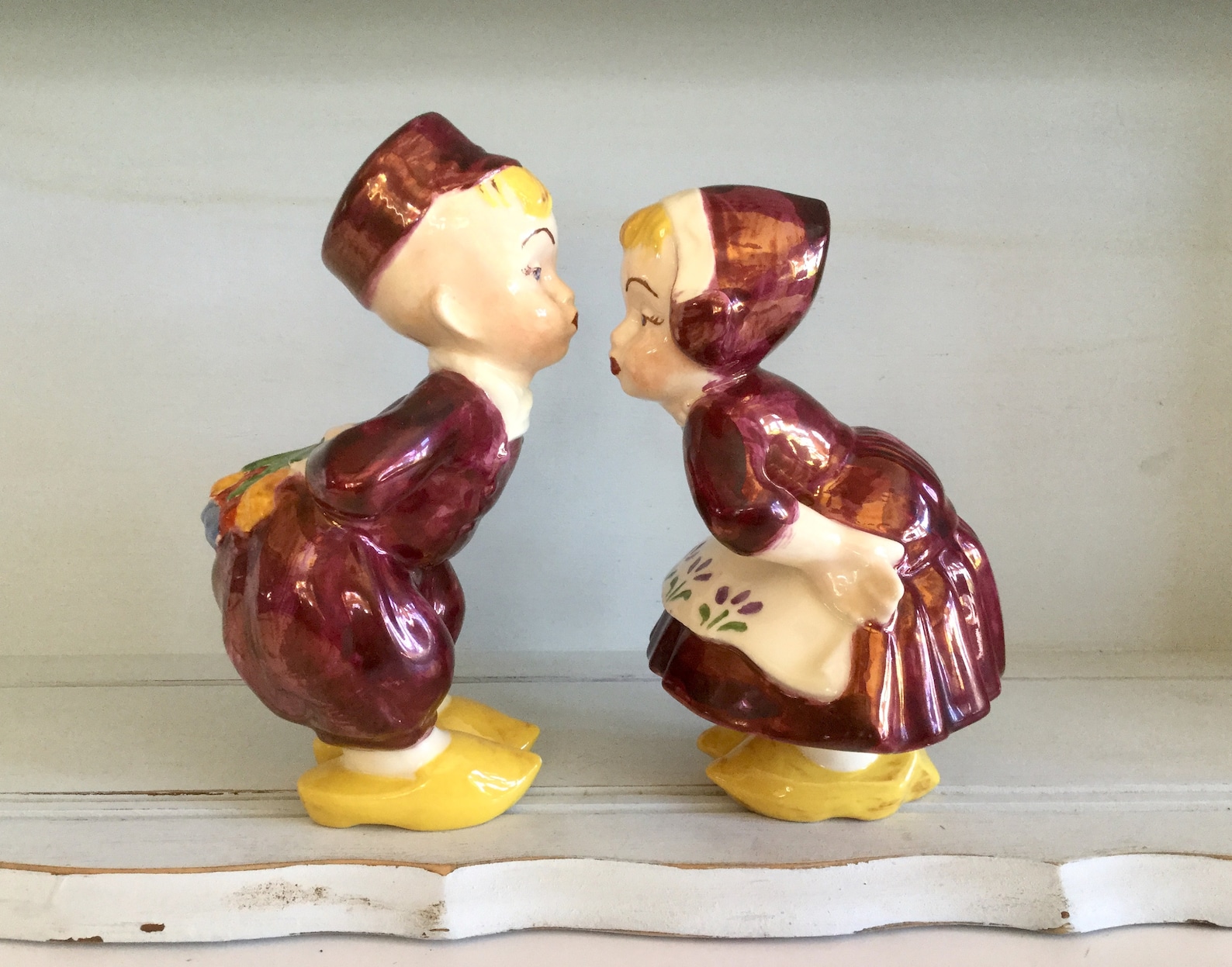 Vintage Dutch Boy and Girl Kissing Figurines Holland Mold Etsy