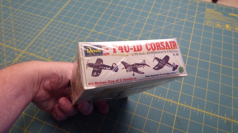 REVELL 1/32 VOUGHT F4U-1D Corsair EUR 27,50 - FR