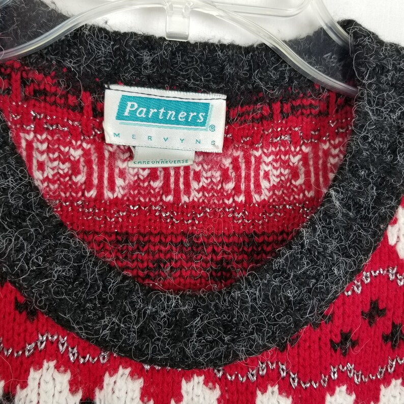 Partners Mervyns Vintage snowflakes geometric 100/% acrylic sweater size S