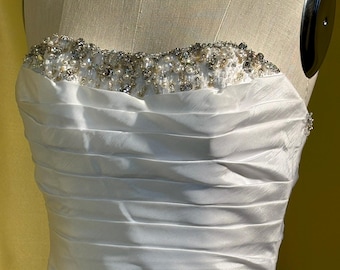 Vestido de novia palabra de honor talla 2 de tafetán de seda blanca, adornos de perlas de cristal plateadas,