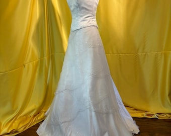 Op voorraad maat 8, witte vloerlengte, 2 stuks, bescheiden jurk, 82964