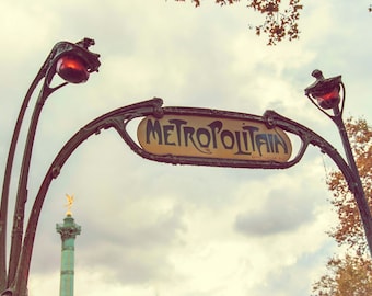 Fotografía del metro decorativo de París, decoración parisina en papel de bellas artes.