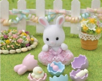 Retired Calico Critters Sylvanian families Bluebell Cottage Fully Furnished Plus Cottontail Rabbit family