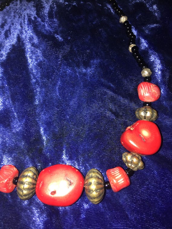 Stunning Ref Coral & Onyx Necklace Choker