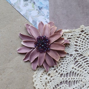 Chrysanthemum, violet stripped brooch v23110