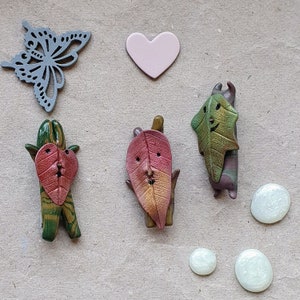 Korok pin, korok brooch, for zelda fans, leaf spirit pin v24202