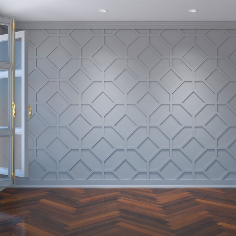 K&ouml;nnte beinhalten: Ein Raum mit einer grauen Wand mit geometrischem Muster und einem dunklen Holzdielenboden im Fischgr&auml;tenmuster.